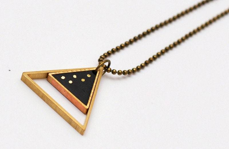 Kette Mit Dreieck Und Punkten Kette Mit Dreieck Und Punkten von lefuxs
