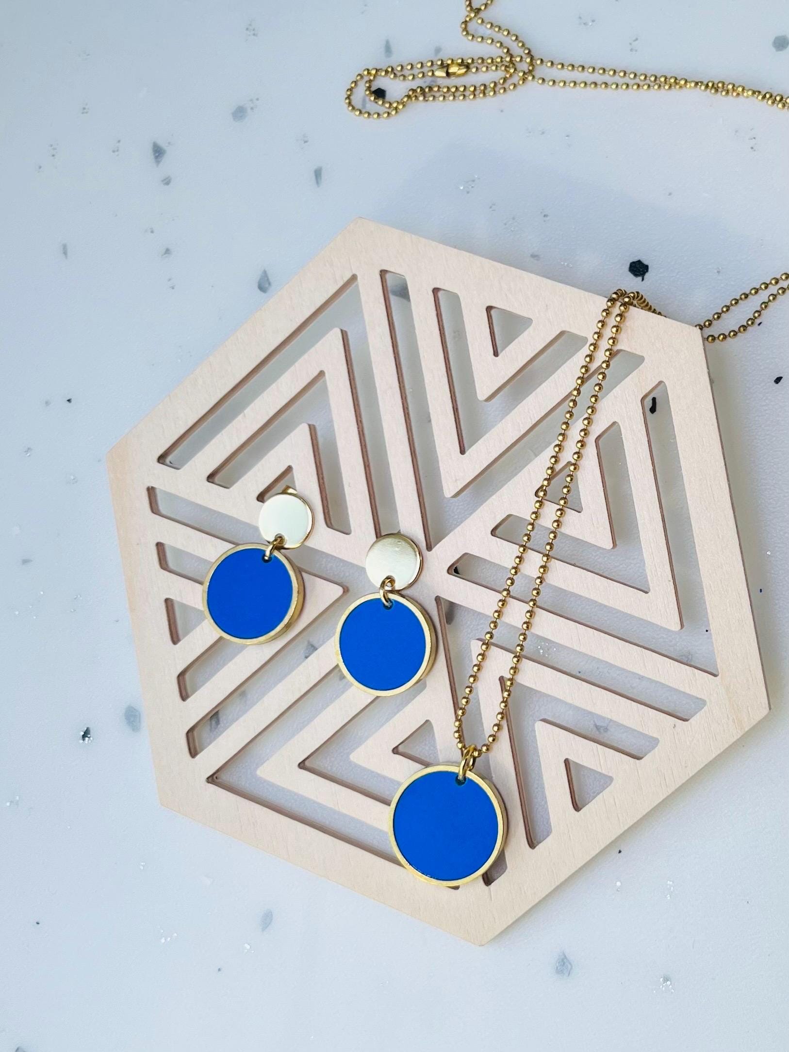 Ohrringe Hänger // Kette Rund Indigo Blau Schlicht Matt// Plättchen Lang Hypoallergen Ohrringe Hänger // Kette Rund Indigo Blau Schlicht Matt// Plättchen Lang Hypoallergen von lefuxs