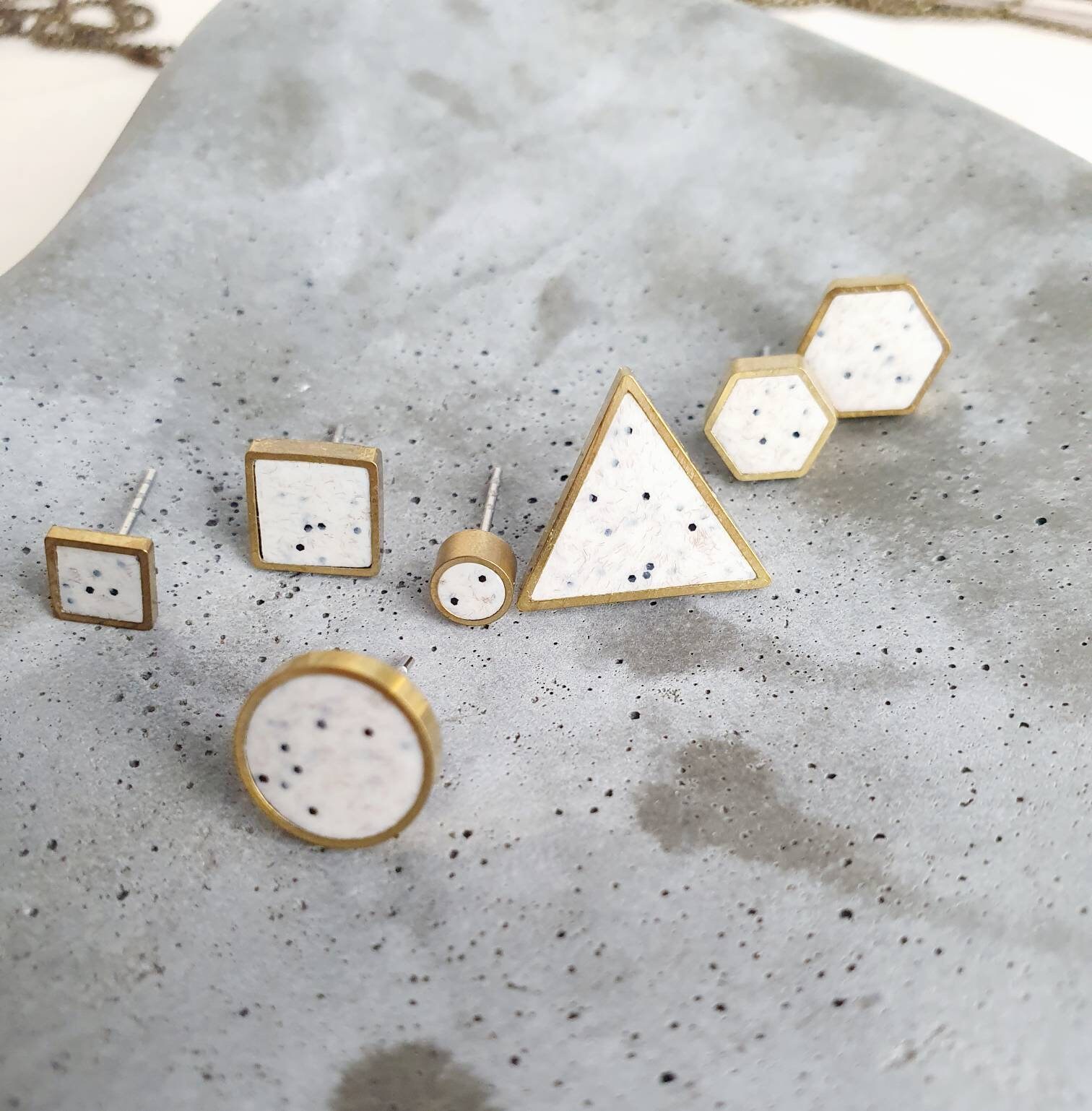 Ohrstecker Weiss Punkte Stracciatella // Rund Kreis Quadrat Wabe Dreieck Ohrstecker Weiss Punkte Stracciatella // Rund Kreis Quadrat Wabe Dreieck von lefuxs