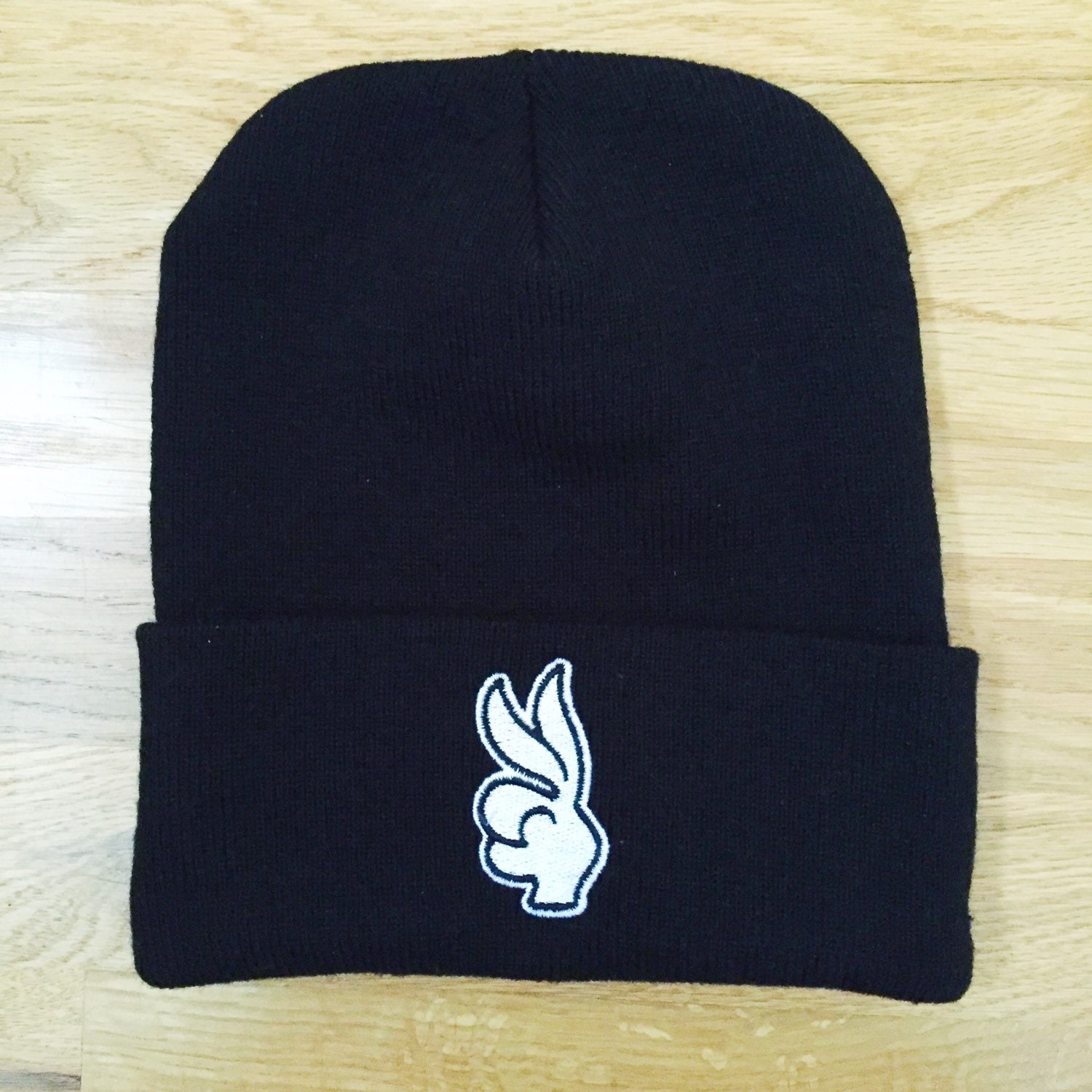 Legit Babes Lola Bunny Logo Beanie von legitbabes