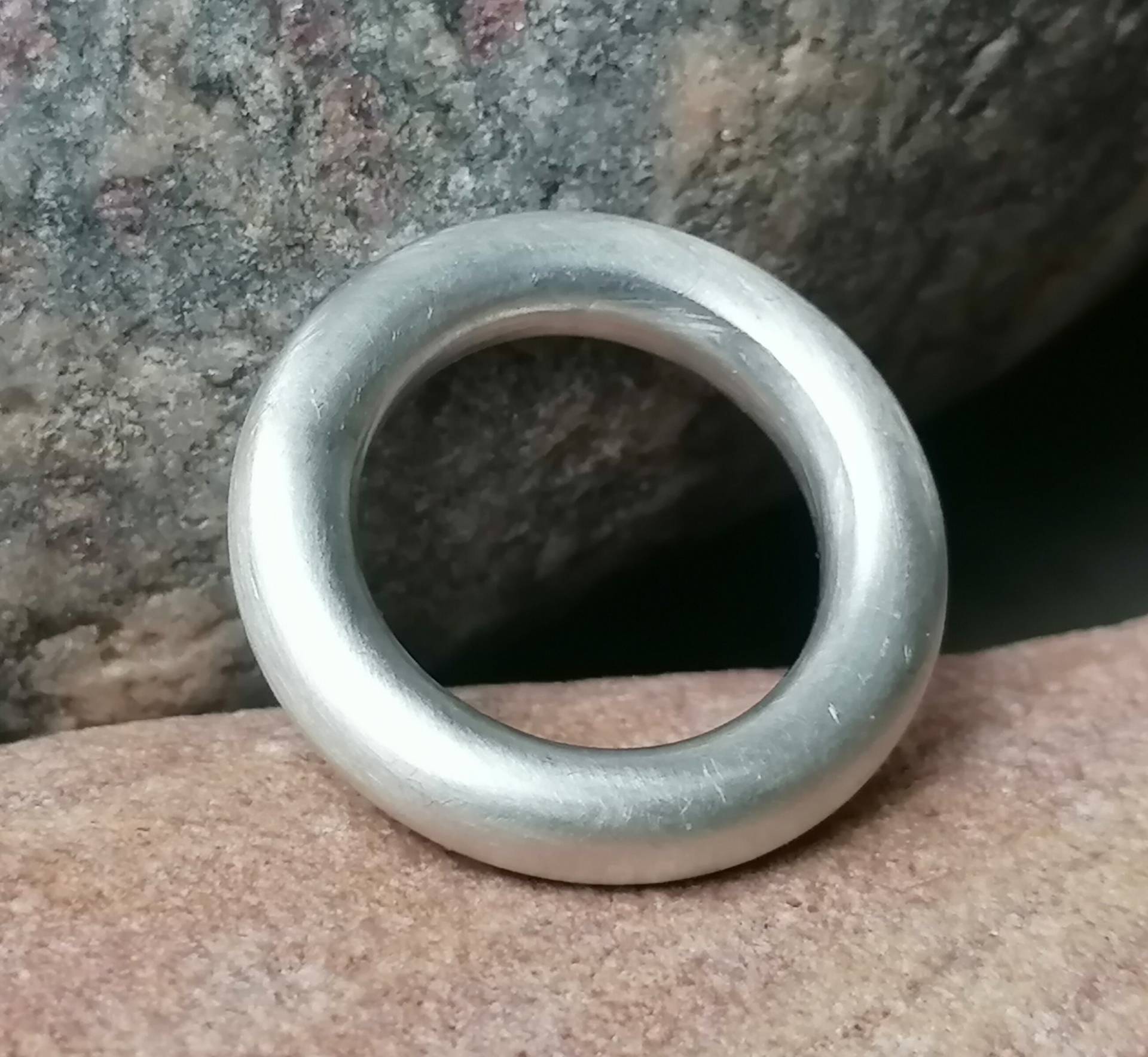 Designer Ring Silber 925 Rund Minimalistisch Matt Runde Schiene Schlicht Klares Design 4, 5 Mm Größe 54 Designer Ring Silber 925 Rund Minimalistisch Matt Runde Schiene Schlicht Klares Design 4, 5 Mm Größe 54 von leguan4u