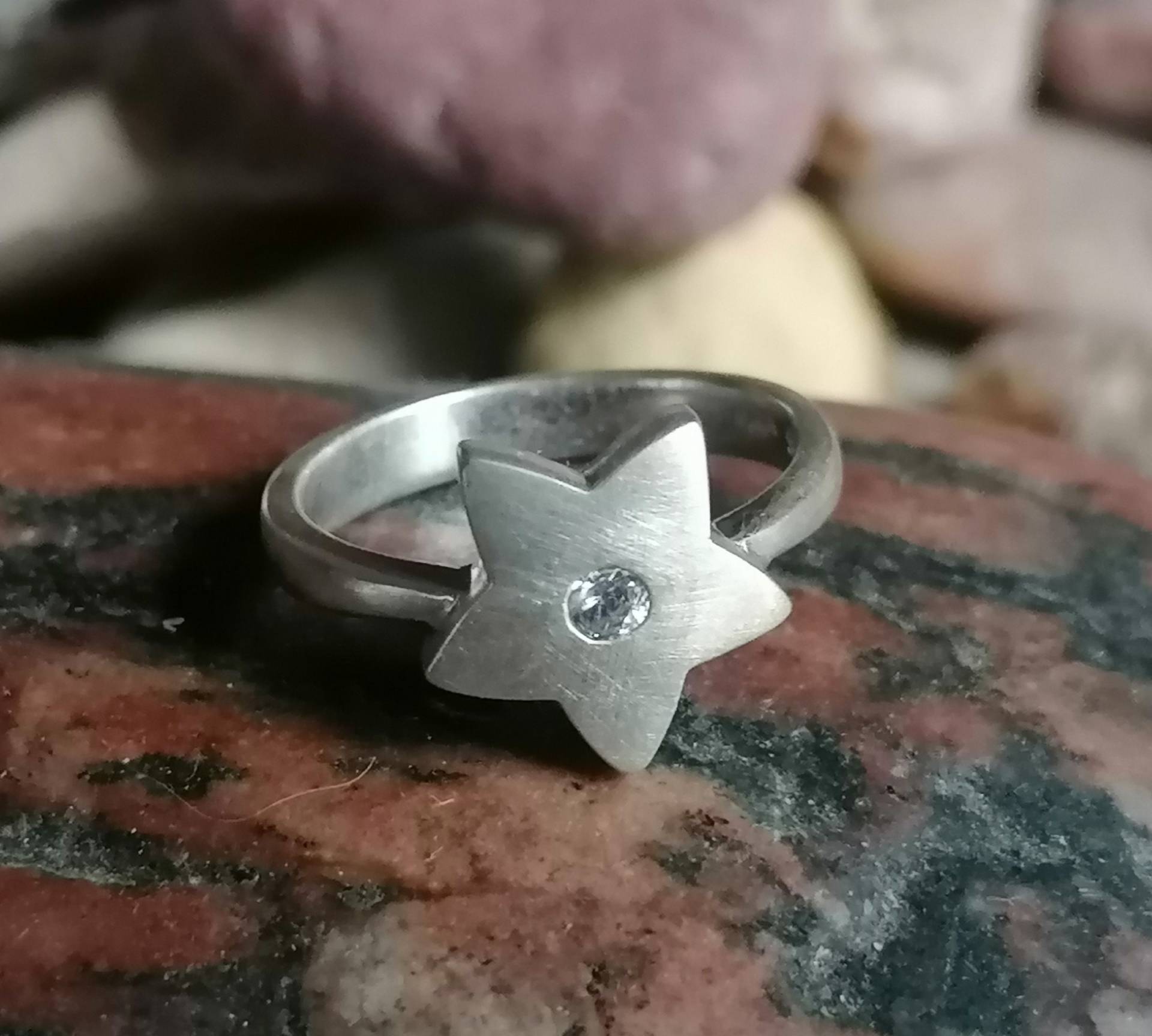 Ring Silber 925 Stern Matt Zirkonia Glitzerstein Glitzerstern 57 Ring Silber 925 Stern Matt Zirkonia Glitzerstein Glitzerstern 57 von leguan4u