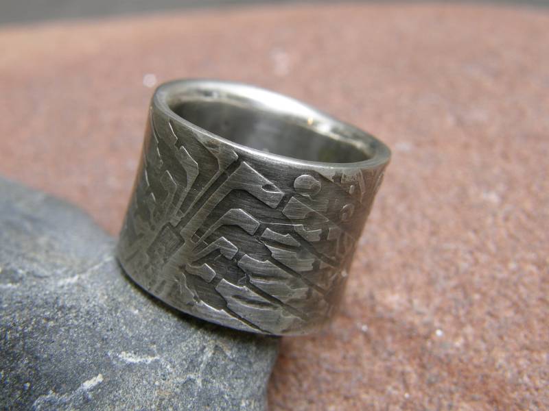 Unikat Ring Silber 925 Breit Geschmiedet Leguanhaut Geschwärzt 56 von leguan4u