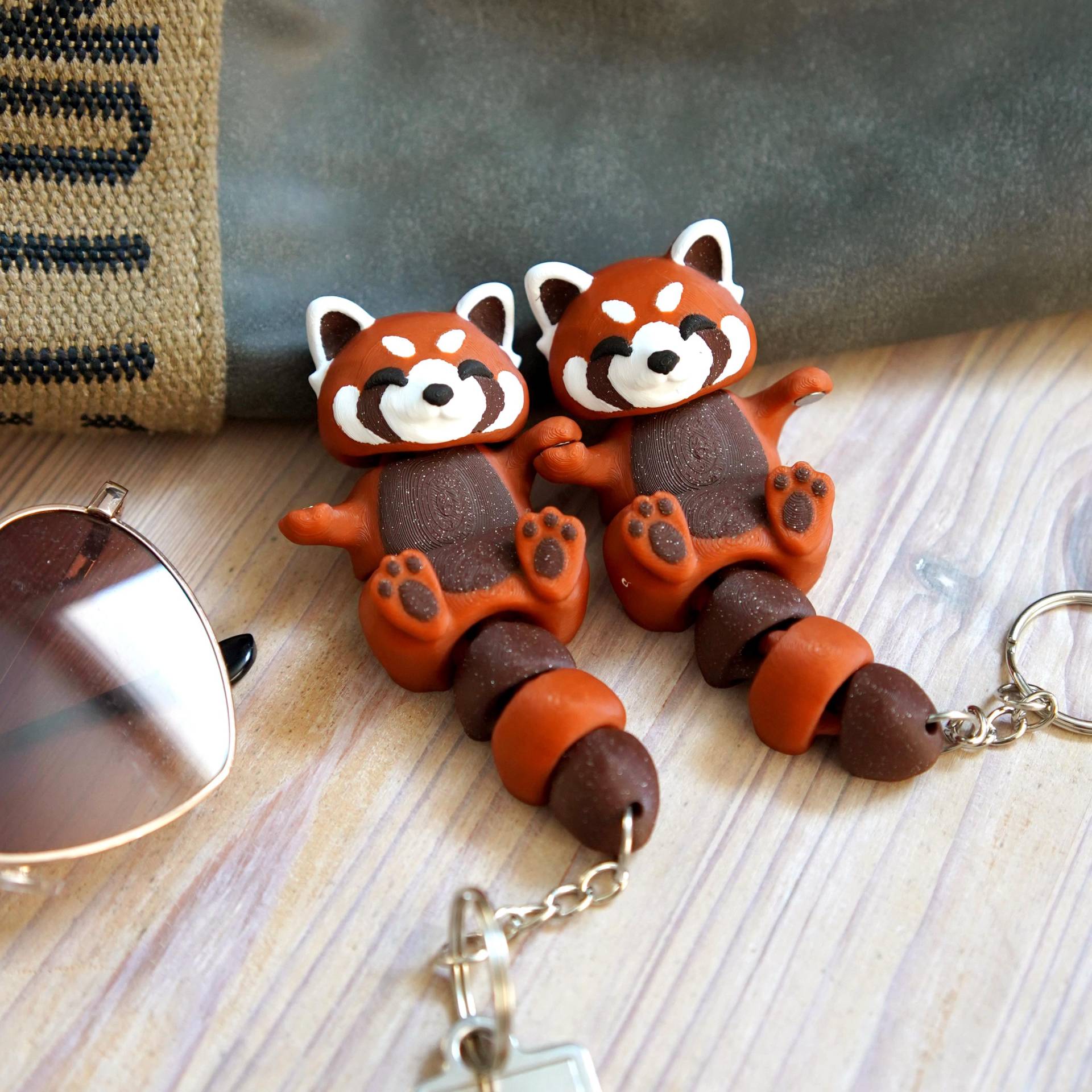 Flexi Red Panda Keychain Pair - Magnetic Hand-Holding Matching Keychains | Adorable For Couples & Friends Flexi Red Panda Keychain Pair - Magnetic Hand-Holding Matching Keychains | Adorable For Couples & Friends von lehadesignAT