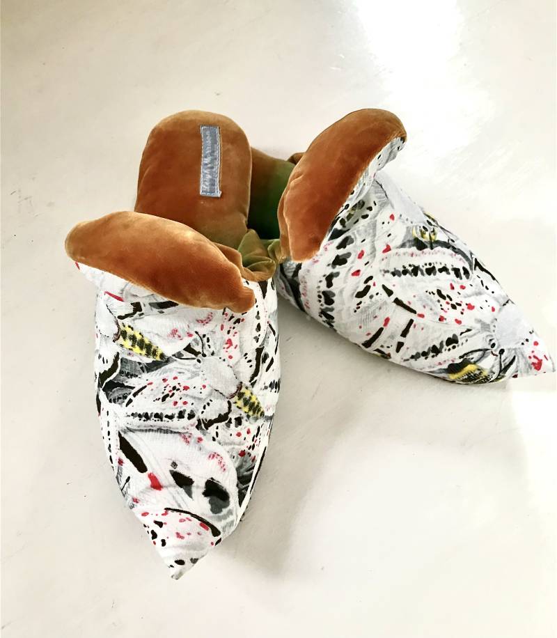 Handgemachter Timorous Beasties Motte Stoff Und Samt Pantoffel Handgemachter Timorous Beasties Motte Stoff Und Samt Pantoffel von leighmorrisonshoes