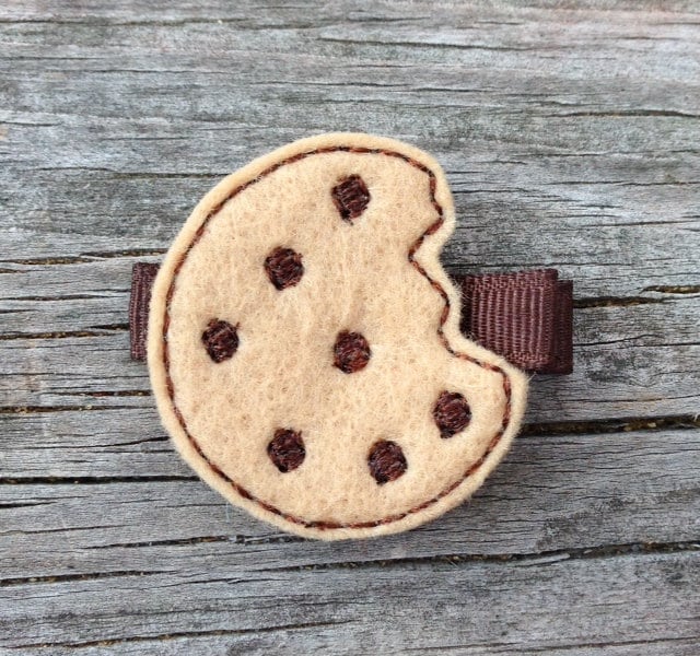 Chocolate Chip Cookie Haarspange, Filz-Haarspangen, Gestickte Kleinkind-Haarbögen, Cookie-Haarspange, Kleinkind-Haarspangen von leilei1202