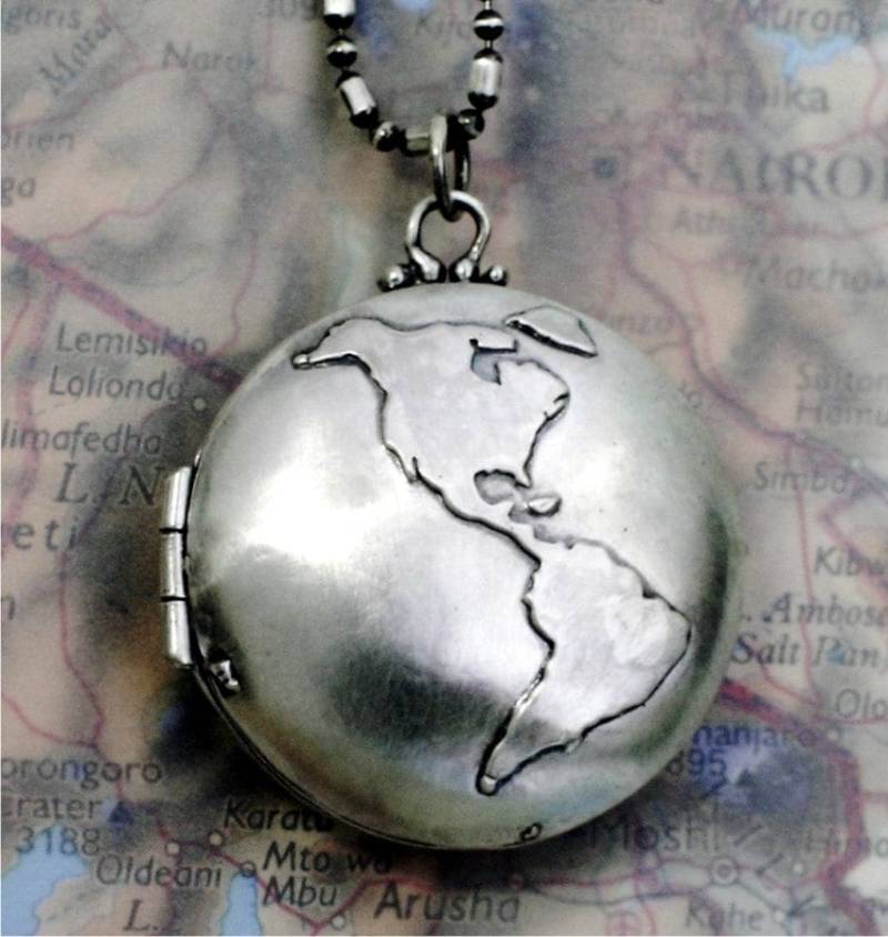 Extra Kleine Planet Erde Medaillon von lenastudio