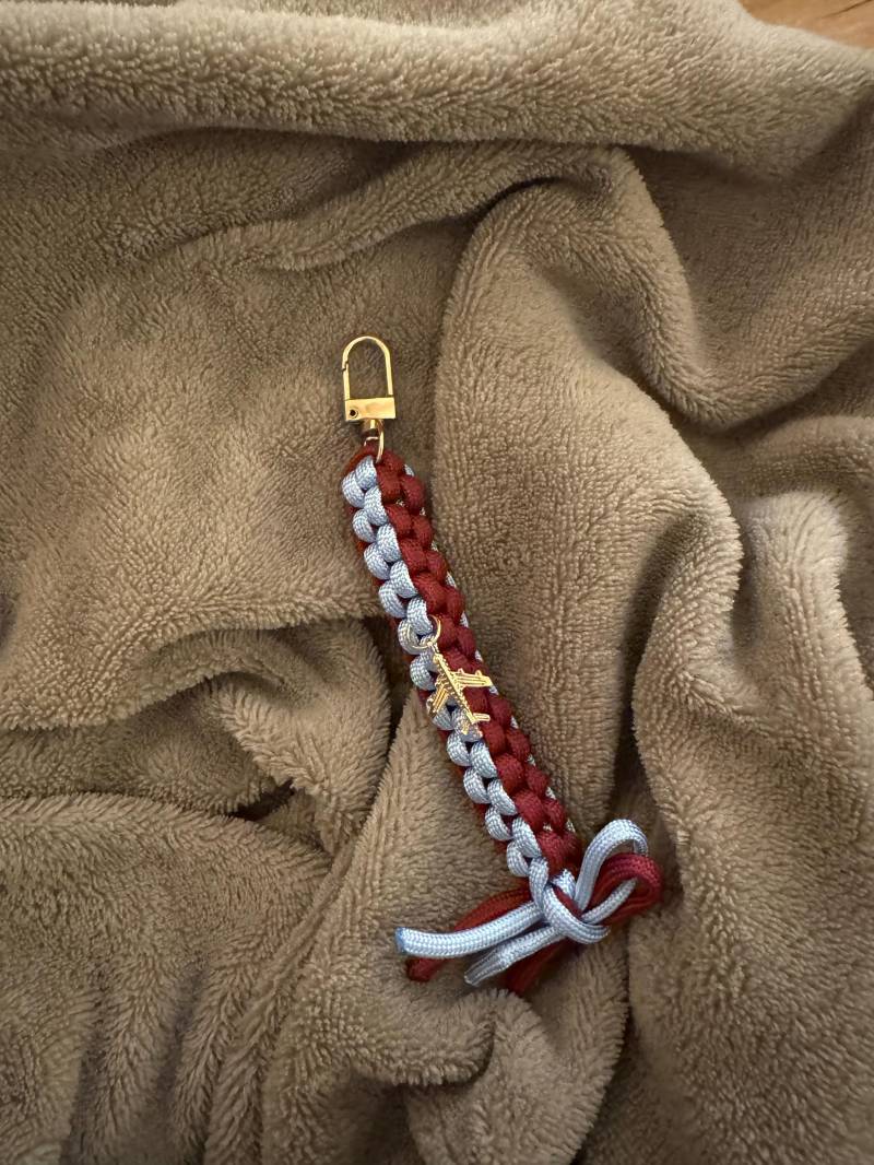 Schlüsselanhänger Aus Paracord Schlüsselanhänger Aus Paracord von leniinspires