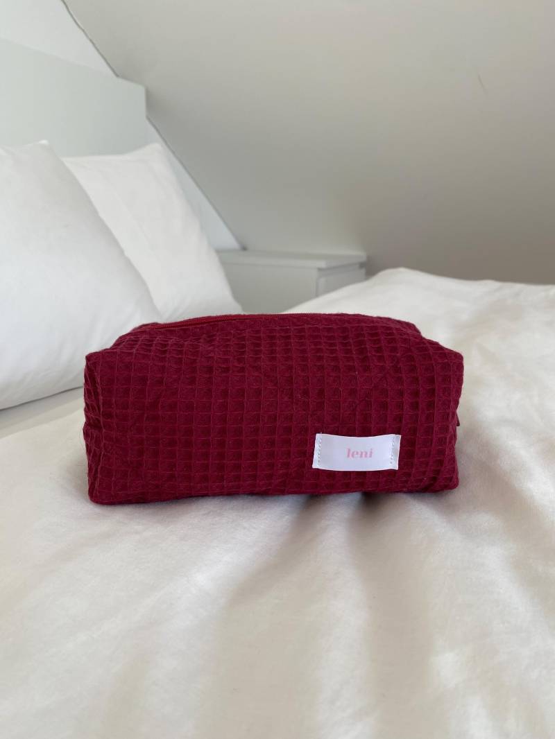 The Makeup Bag - Beauty Case Bordeaux Waffle Fabric Zipper Pouch Dark Red Cotton Cosmetic Bisous von lenithelabelshop