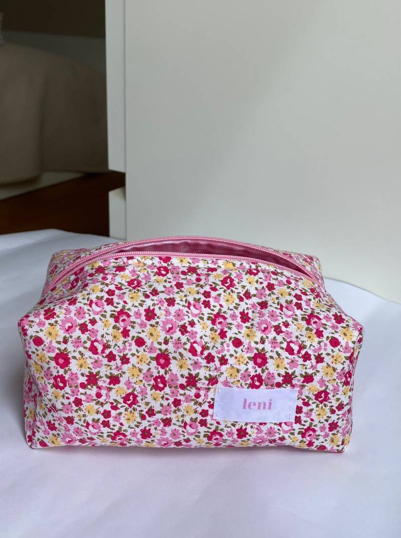The Makeup Bag - Beauty Case Floral Print Cotton Fabric Zipper Pouch Cosmetic Flowers von lenithelabelshop
