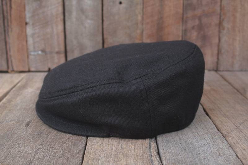 Schwarze Schiebermütze | Herrenmode Cap Wollmütze Paperboy-Hut Vintage Schirmmütze von leoandspargo