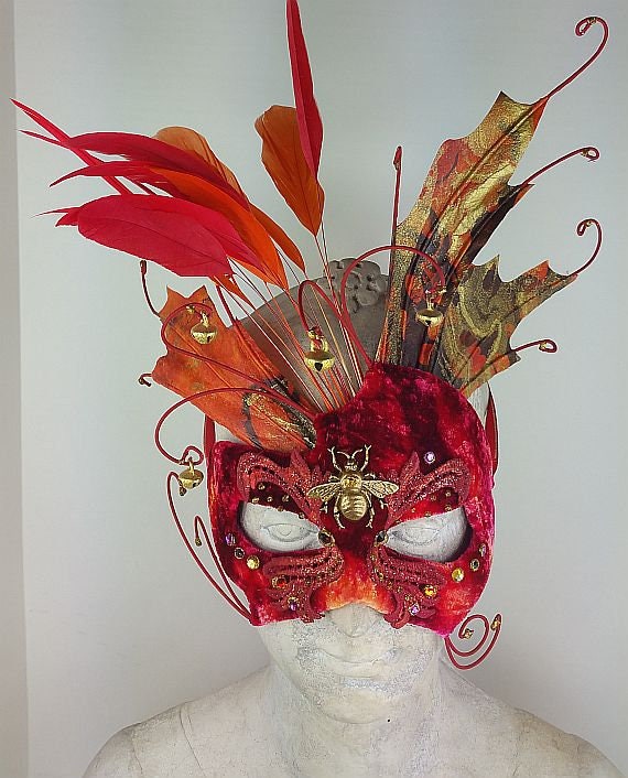 Rote Samt Maskerade Maske, Orange Flügel, Bienen Kostüm von leopardsleap