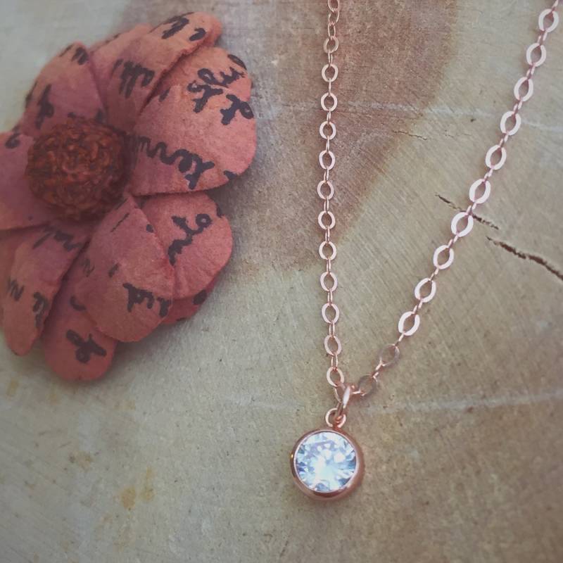 Zierliche Rose Gold Filled Cz Halskette Bezel Drop Anhänger Zierliche Rose Gold Filled Cz Halskette Bezel Drop Anhänger von leosmark