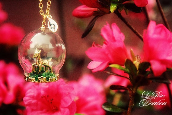 Bambi Reh Im Terrarium Garten Glas Globe Mit Anfänglichen Halskette von lepetitebonbon
