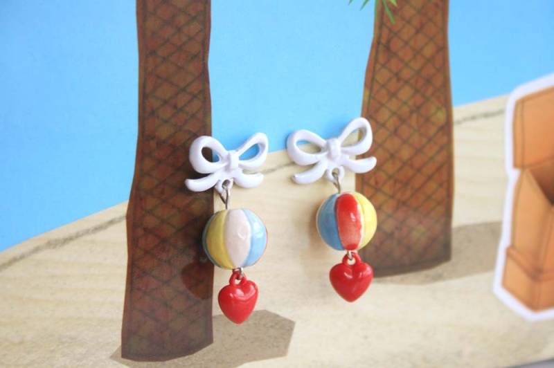 Beach Balls-Ohrring von lepetitebonbon