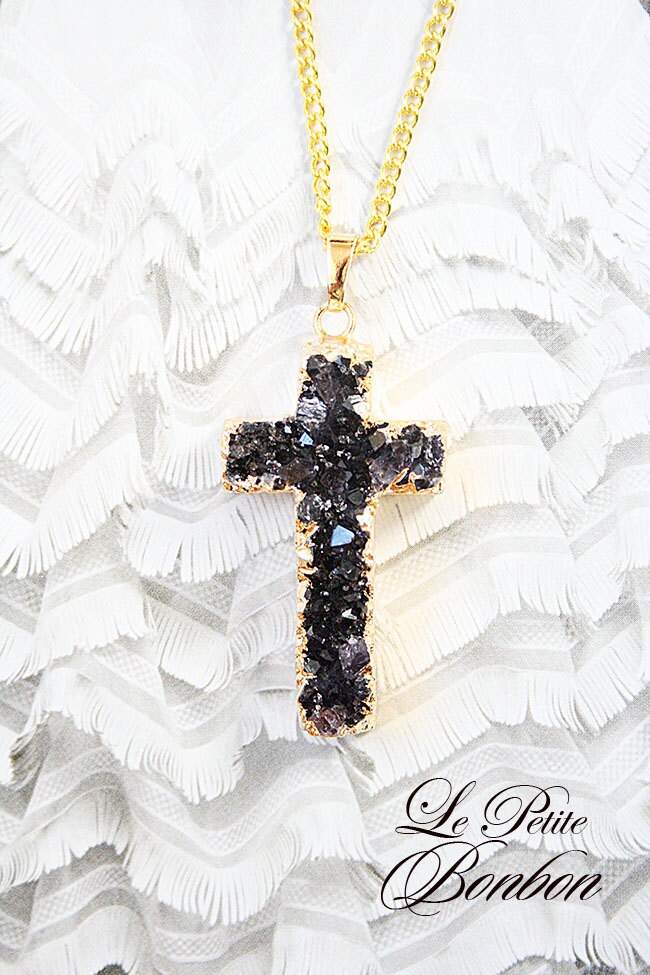 Kreuz Halskette von lepetitebonbon