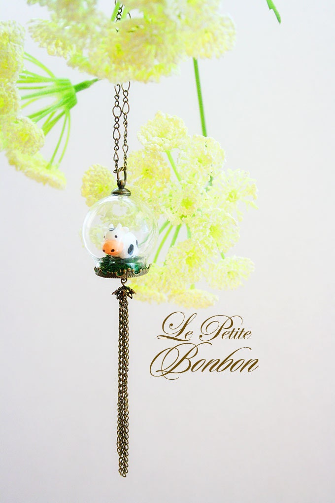 Kuh Im Glas-Kugel-Halskette von lepetitebonbon