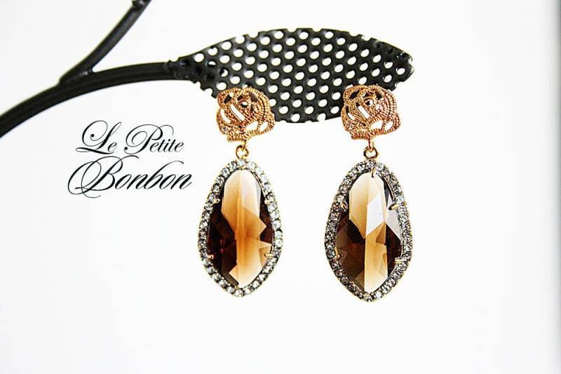 Leah Ohrringe in Kaffee Braun von lepetitebonbon