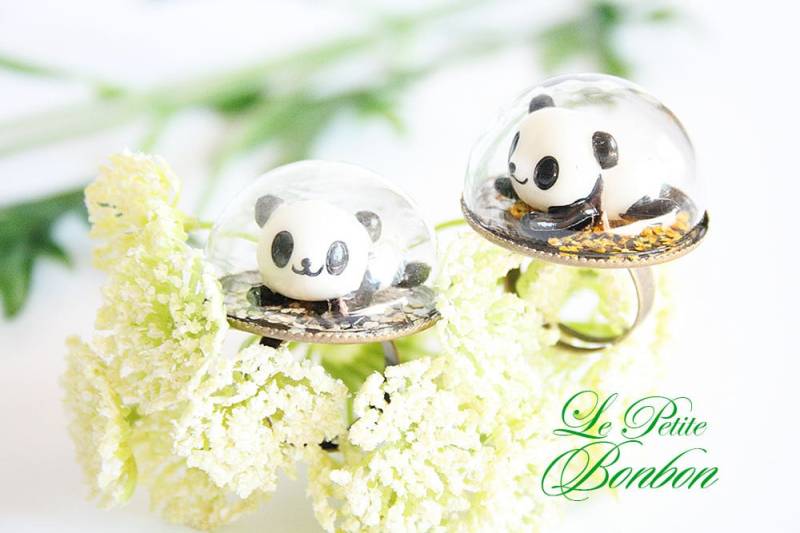 Panda in Einem Glas-Kugel-Ring von lepetitebonbon