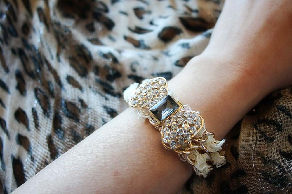 Sparkling Bling Bogen Lacey Kette Armband von lepetitebonbon