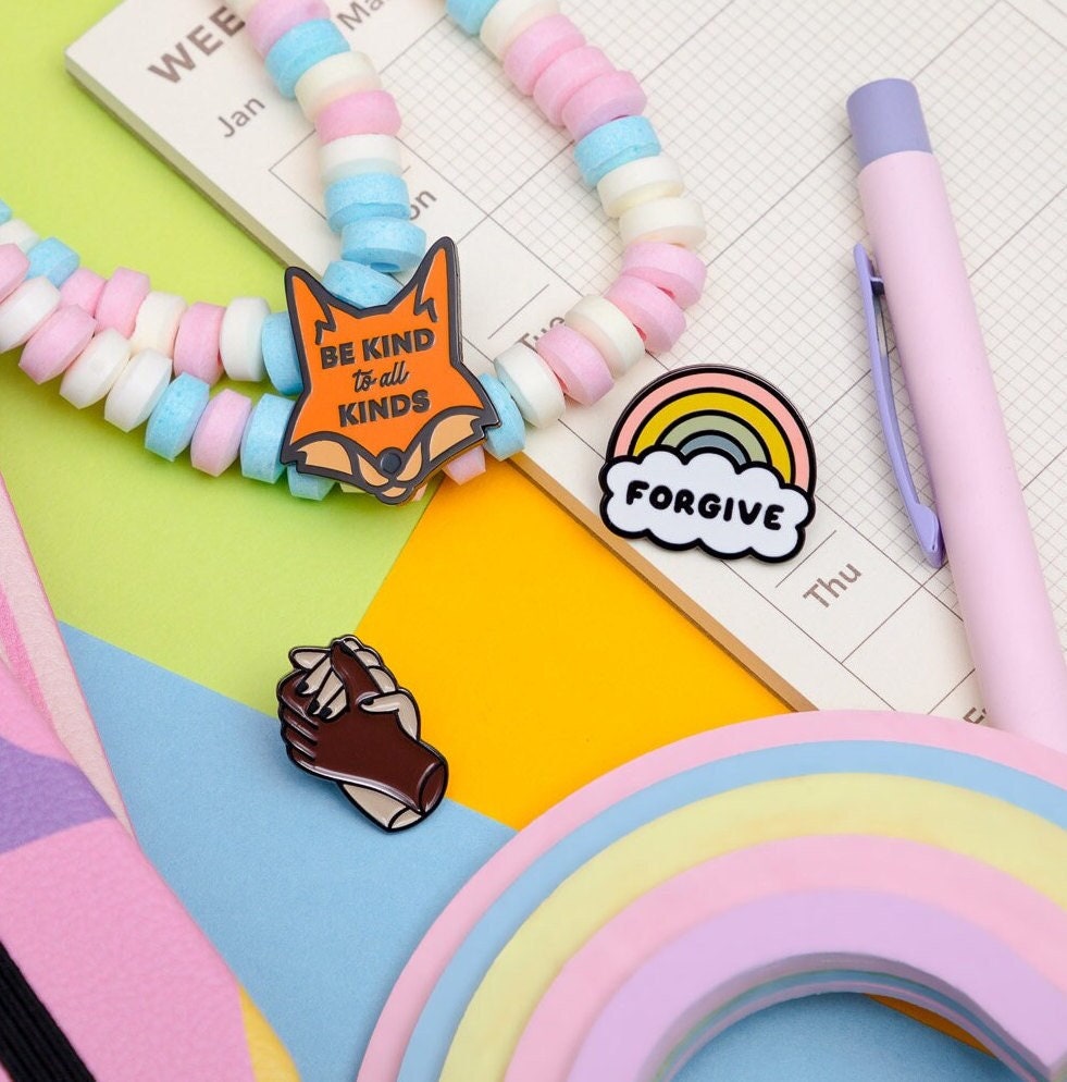 Verzeihen | Regenbogen Pin Sei Freundlich Emaille Anstecknadel Positivität Geschenk Pins Heilung Spirituelle Niedliche Wolken Brosche von lepetitpin