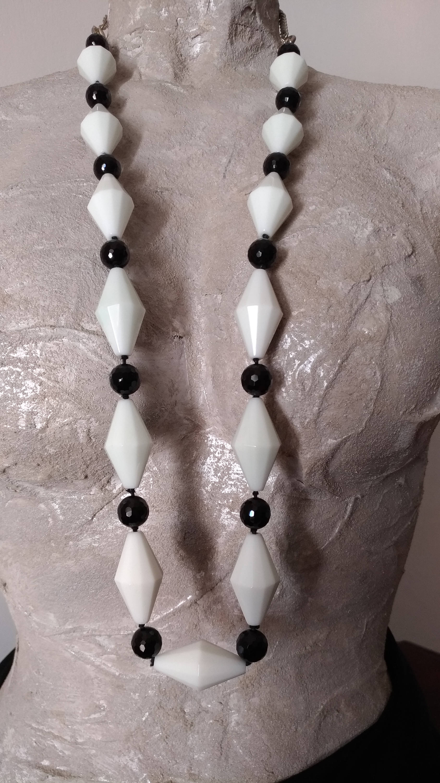 Schwarze Und Weiße Perlenkette Edelstein Onyx Facettiert Maxi Schwarze Und Weiße Perlenkette Edelstein Onyx Facettiert Maxi von lepiracante