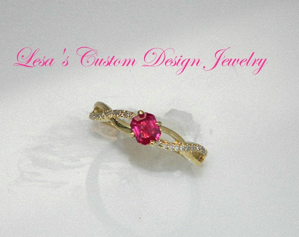 Ring Aus 10-Karätigem Gold Mit Natürlichem Rubindiamant von lesascustomdesign