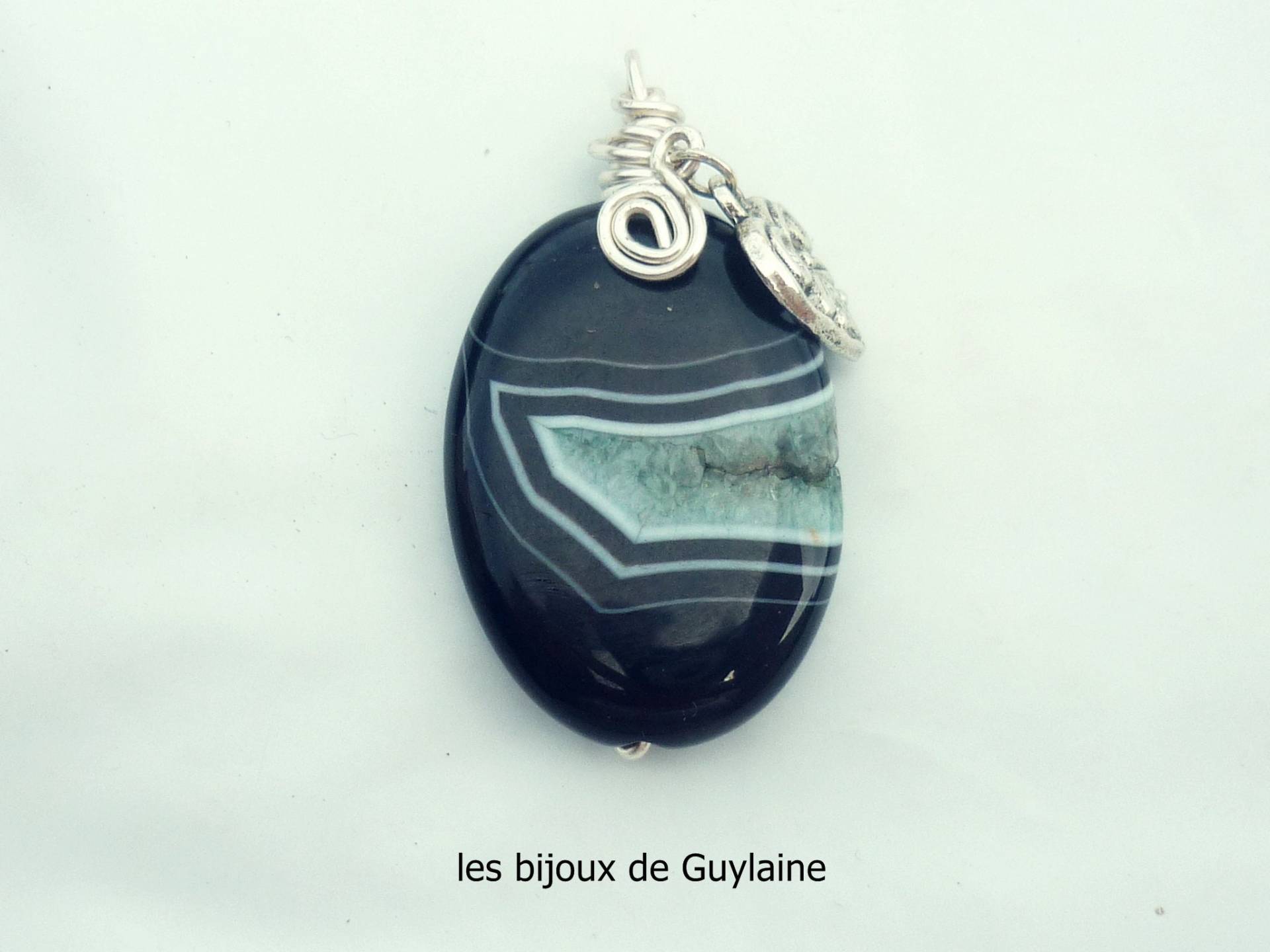 Achat-Draht-Wickelstein-Anhänger, Talisman, Amulett Achat-Draht-Wickelstein-Anhänger, Talisman, Amulett von lesbijouxdeGuylaine