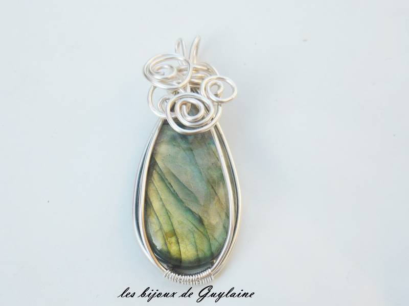Labradorit-steinanhänger, Schutz, Talisman, Amulett von lesbijouxdeGuylaine