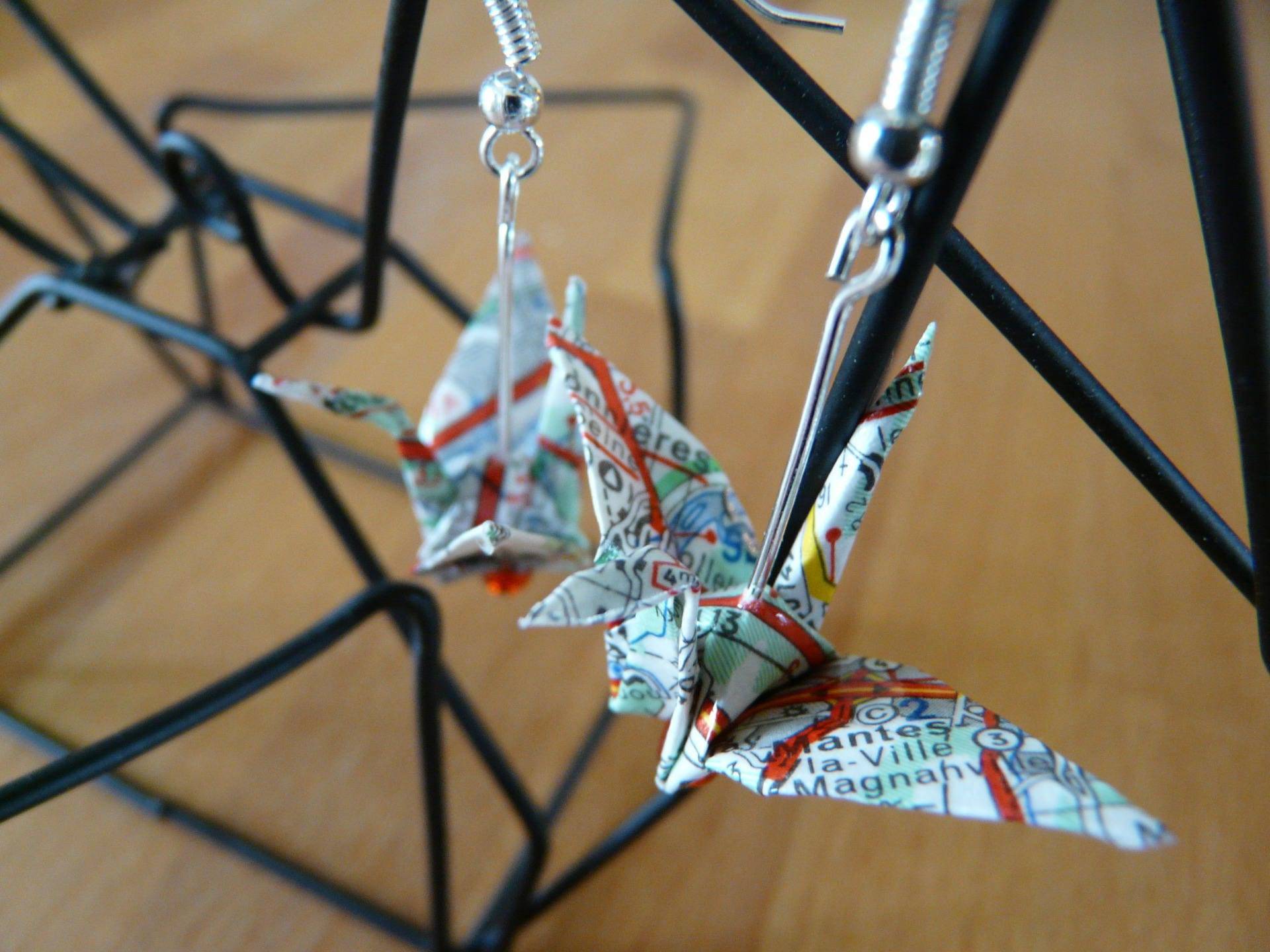 Origami-Kranich-Ohrringe Origami-Kranich-Ohrringe von lesbijouxdechantal