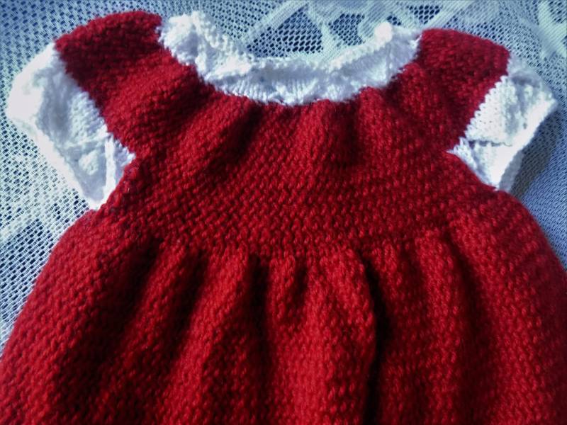 Gestricktes Babykleid, Kurze Ärmel, Rot Und Weiß, Größe 3 Bis 6 Monate von lescreationsdemylene