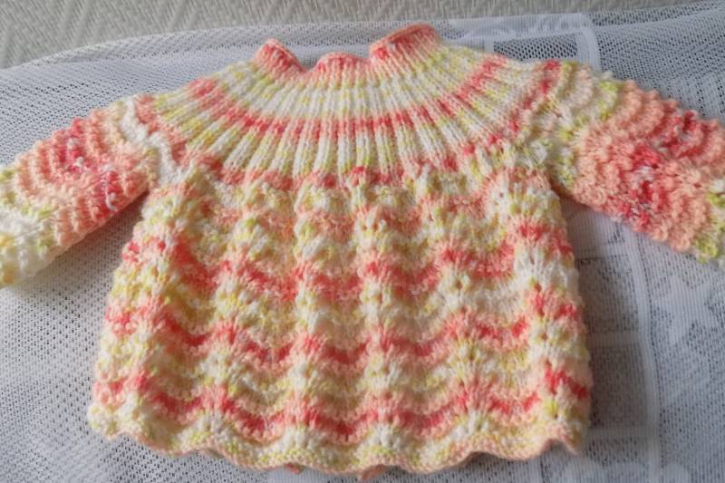 Mehrfarbige Babyweste, Gestrickt, Größe 0/3 Monate von lescreationsdemylene