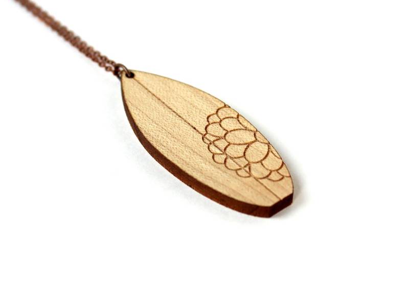 Surfing Halskette Aus Holz Gelasert - Anhänger Strand Schmuck Für Den Sommer Urlaub von lesfollesmarquises