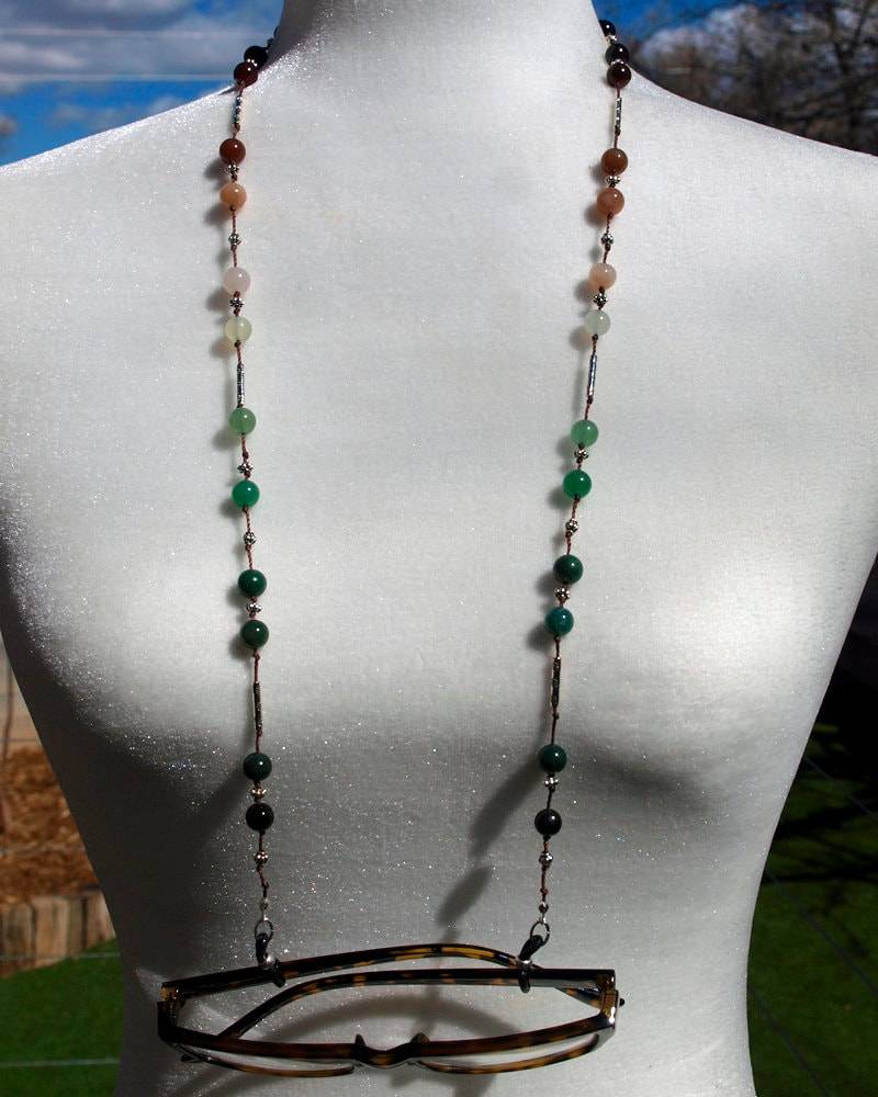 Erdige Steine Mit Silberelementen - Modell 250 Brillen- Und Maskenhalskette von leslieslanyards