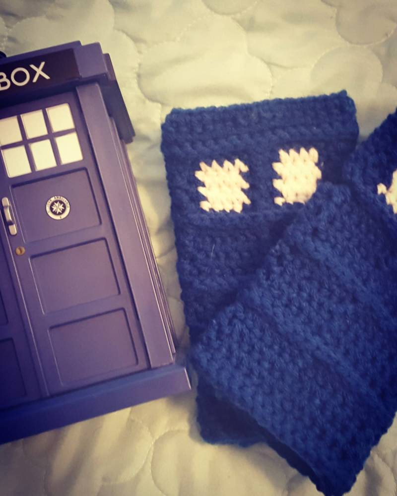 Gehäkelte Tardis Armstulpen Acryl Dr Who Inspiriert Gehäkelte Tardis Armstulpen Acryl Dr Who Inspiriert von letterchanscreations