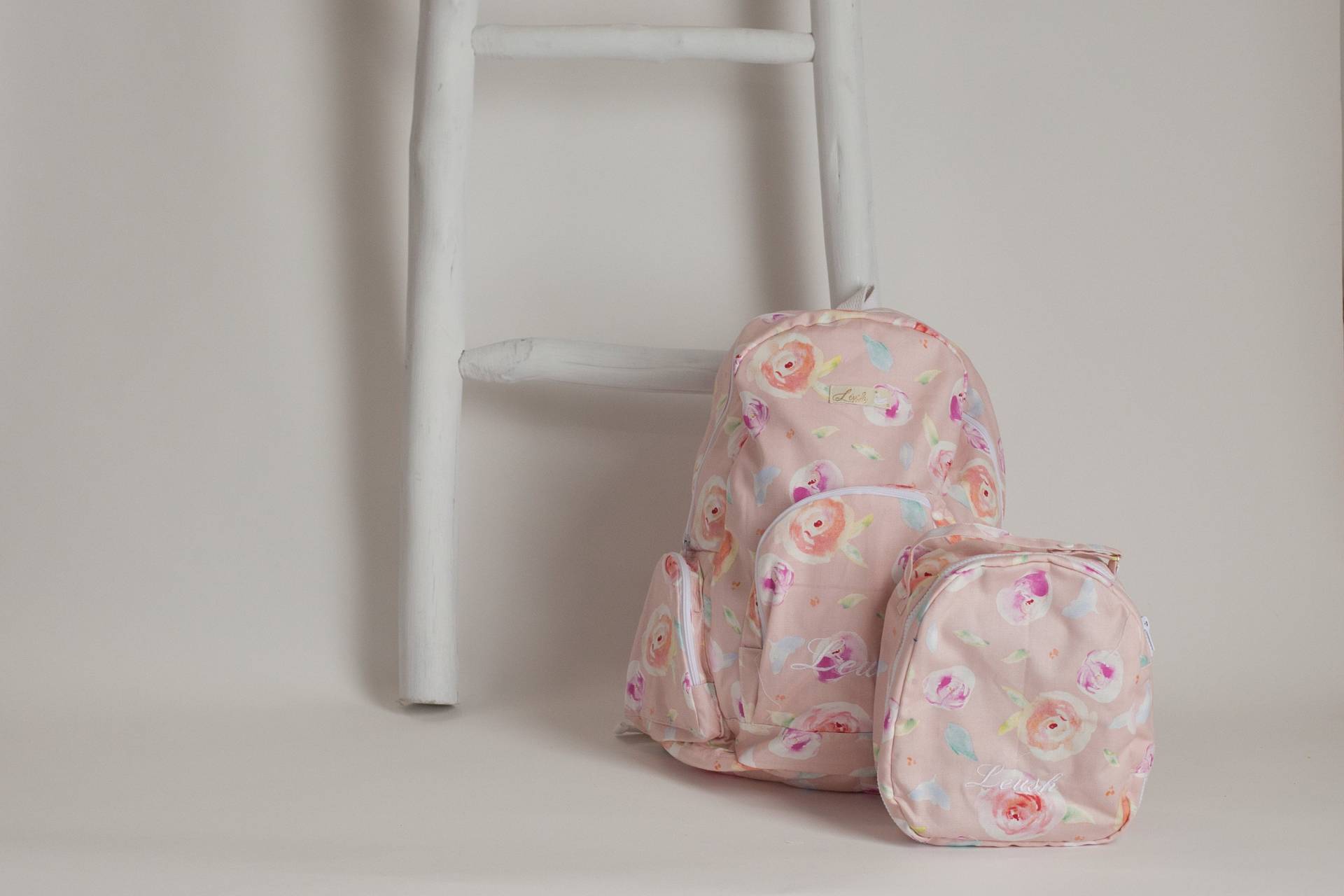 Petal Bright Pink Rucksack & Lunchbag Set von leushboutique