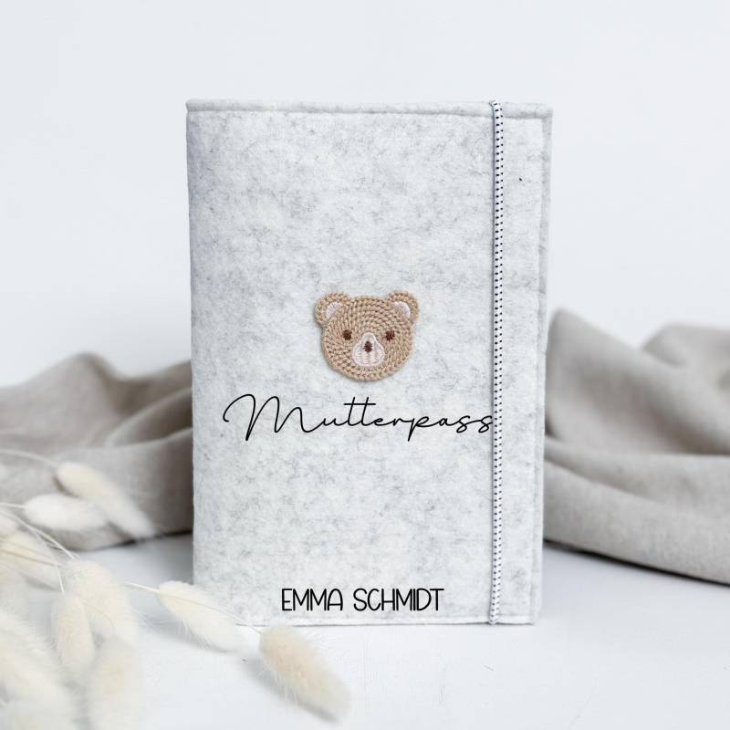 Mutterpasshülle Aus Filz Personalisiert | Hülle Mit Name Für Schwangere Schwangerschaft Geschenk Idee Mutterpasshülle Aus Filz Personalisiert | Hülle Mit Name Für Schwangere Schwangerschaft Geschenk Idee von liebelandia