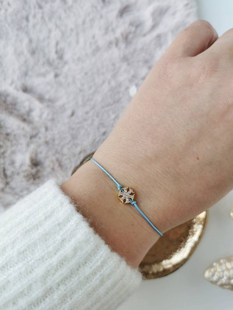 Armband Mit Schneeflocke 24 Karat Vergoldet | Funkelndes Schmuck Weihnachten Glücksbringer Geschenk Damen Zartes Armkette Armband Mit Schneeflocke 24 Karat Vergoldet | Funkelndes Schmuck Weihnachten Glücksbringer Geschenk Damen Zartes Armkette von liebevollemomente