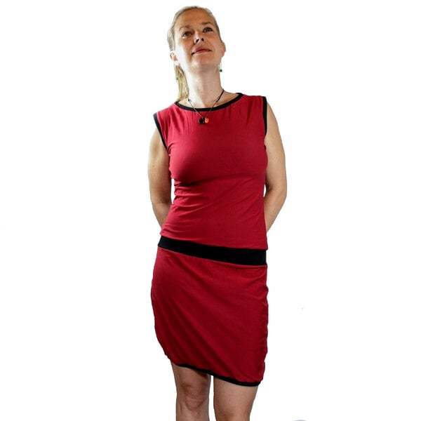 liebewicht Bio Jersey Shirtkleid mit U-Boot Auschnitt rot/grün oder rot/schwarz von liebewicht