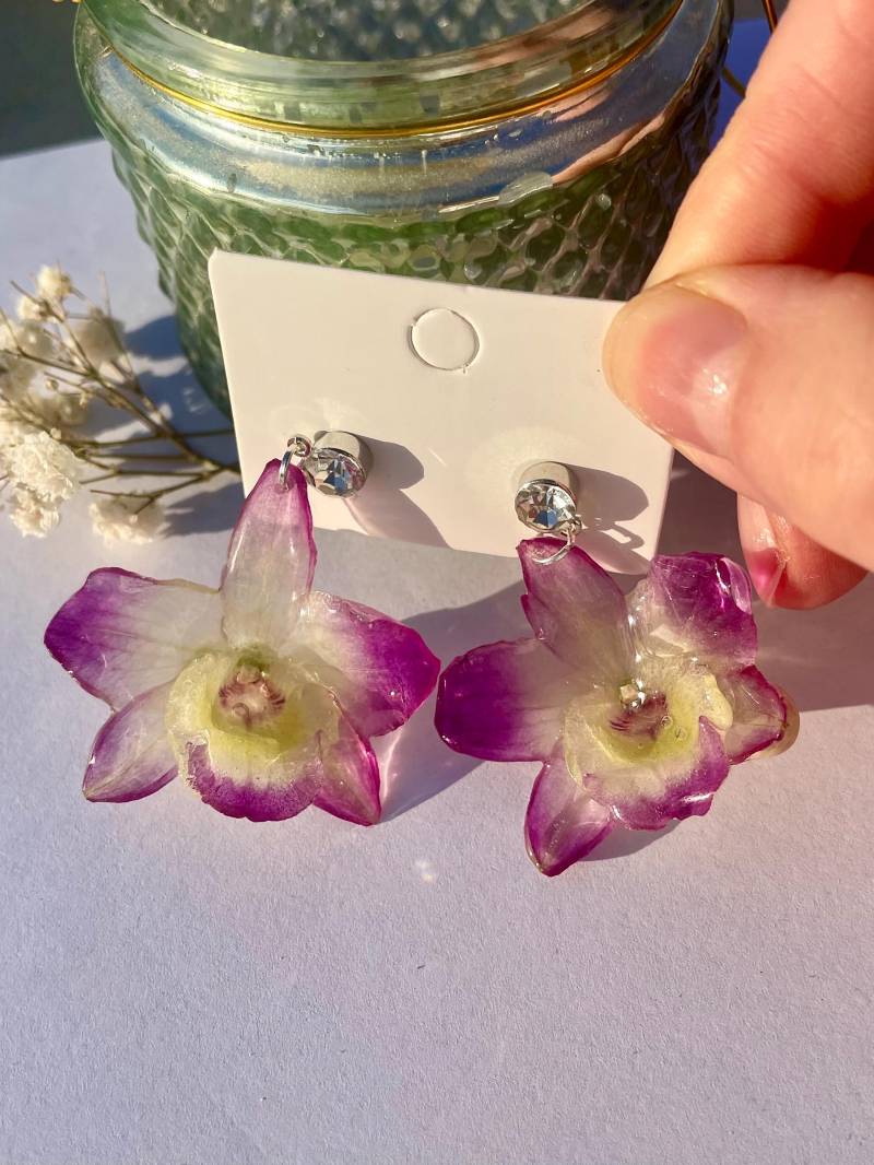 Blüten Ohrringe - Echte Orchideen-Blüten in Epoxidharz Blumenschmuck Boho Naturschmuck- Blütenschmuck Orchideenschmuck- Hochzeit von liebsterschmuck
