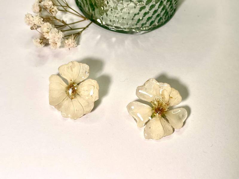 Blüten Ohrringe - Echte Wildrosen in Epoxidharz Blumenschmuck Blütenschmuck Boho Hochzeit Naturschmuck Valentinstag von liebsterschmuck