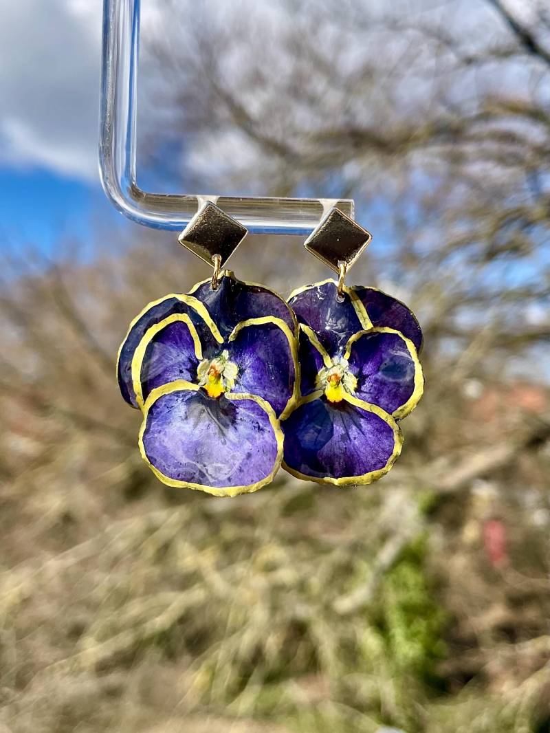Echte Blüten Ohrringe - Echte Hornveilchen -Blüten in Epoxidharz Blumenschmuck- Blütenschmuck Boho Hochzeitsschmuck Naturschmuck von liebsterschmuck