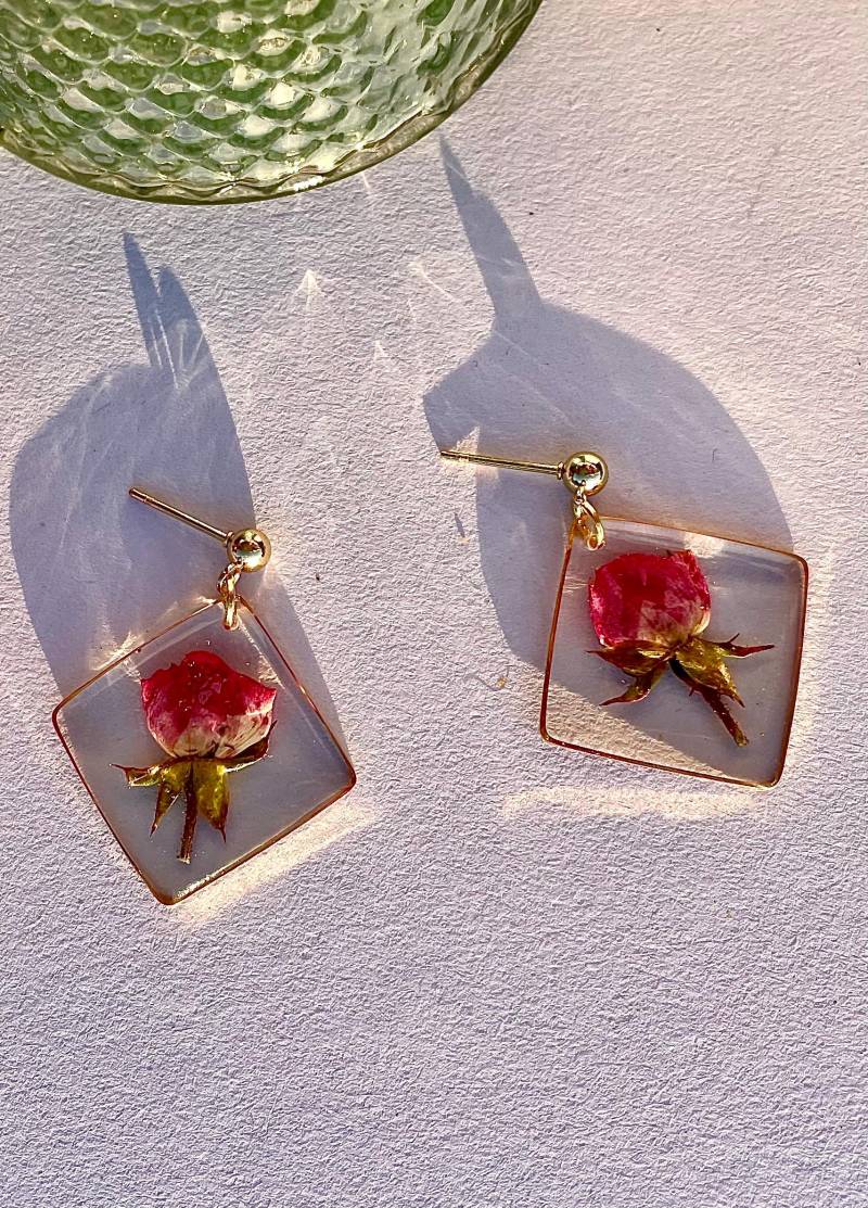 Echte Blüten Ohrringe - Echter Rosenknospenschmuck in Resin Blumenschmuck- Epoxidharz Naturschmuck- Hochzeit- Boho Statement von liebsterschmuck