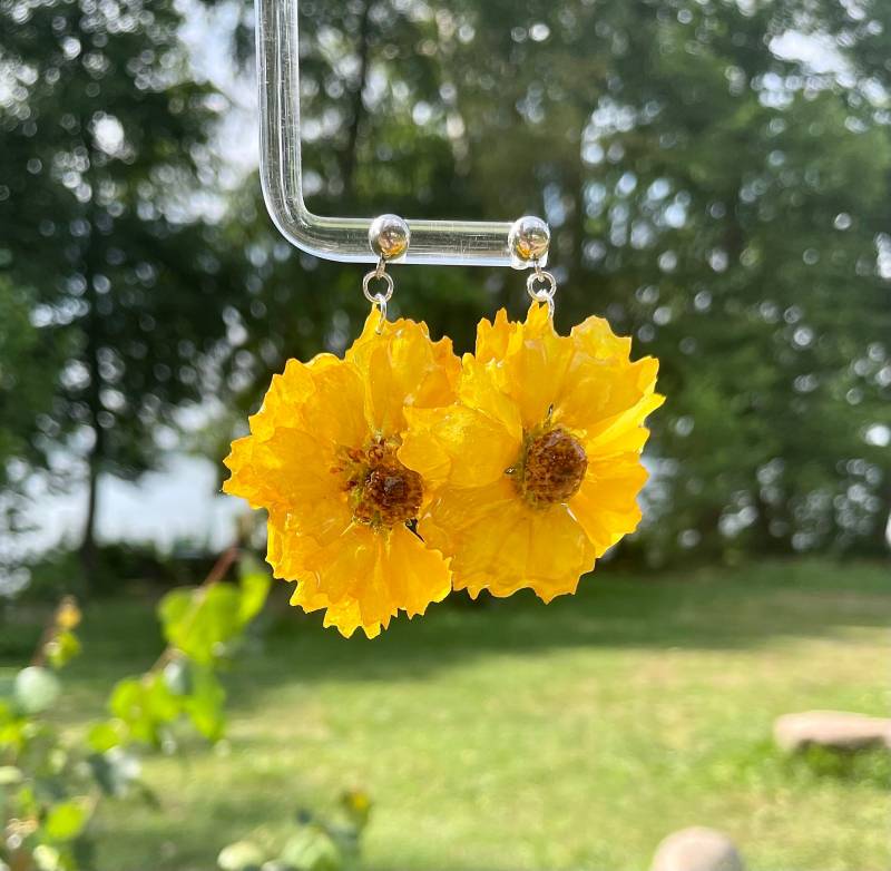 Echte Blüten Ohrringe - Selbst Gepflückte Studentenblumen in Epoxidharz Blumenschmuck Boho Blütenschmuck Naturschmuck von liebsterschmuck