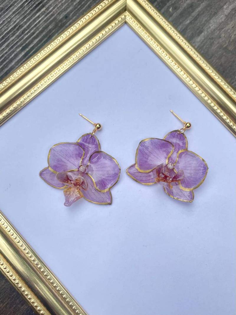 Orchideen Blüten Ohrringe - Echte Orchideen-Blüten in Epoxidharz Blumenschmuck Blütenschmuck Hochzeit Boho Orchideenschmuck von liebsterschmuck