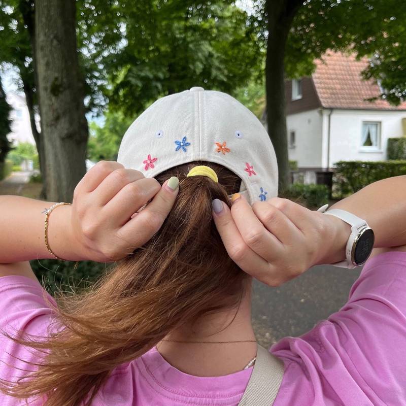 Handbestickte Cap | Wandermütze Wanderaccessoires Blumen-Mütze Flower Baseball Cappy Individuelles Unikat Handbestickte Cap | Wandermütze Wanderaccessoires Blumen-Mütze Flower Baseball Cappy Individuelles Unikat von liebsxpialaureen