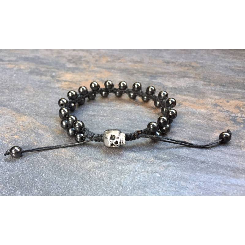 Lifeboho - Hämatit Perlen Armband Mit Versilberter Totenkopf Perle, Verstellbares Skull Lava Armband, Shamballa Makramee von lifeboho