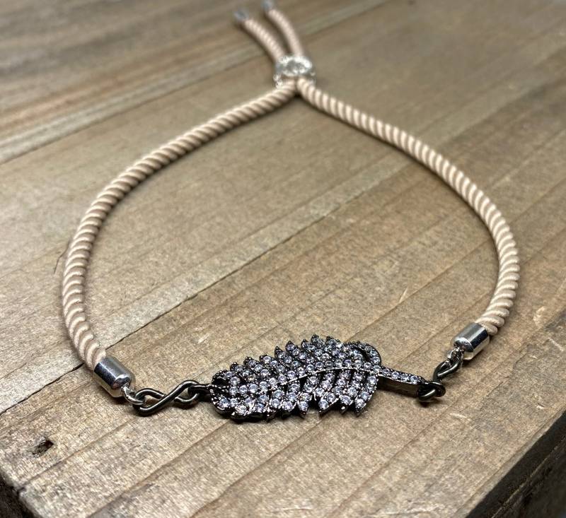 Reduziert - Lifeboho Micro Pave Cz Zirkonia Schwarz Blatt Perlen Verstellbare Armband, Handgemachte Tan Seil Armband von lifeboho