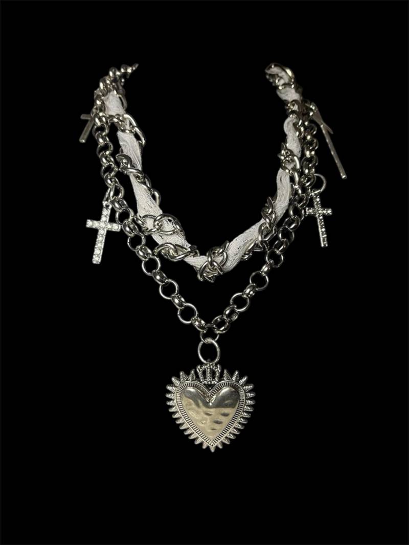 stainless Heart Necklace// Goth// Melanie Martinez//Tomie//Y2K stainless Heart Necklace// Goth// Melanie Martinez//Tomie//Y2K von lifeimitatesartby