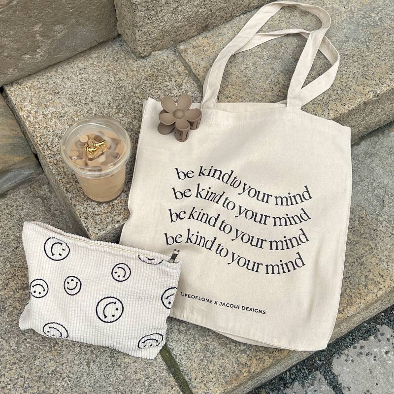 Baumwollbeutel "Be Kind', Jutebeutel, Tasche, Stoffbeutel Baumwollbeutel "Be Kind', Jutebeutel, Tasche, Stoffbeutel von lifeoflone